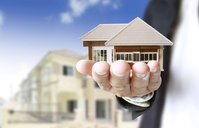 من يتحمل الضريبة العقارية؟